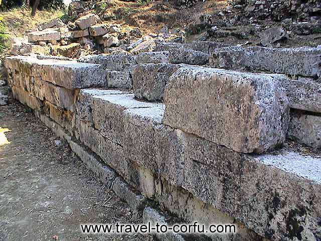 CORFU MON REPOS - Make a walk into the property and admire its antiquities.