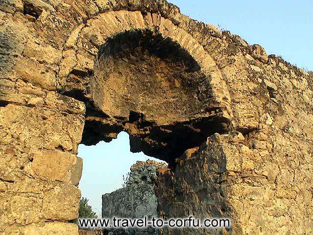 GARDIKI CASTLE - One of the gates of the castle.
