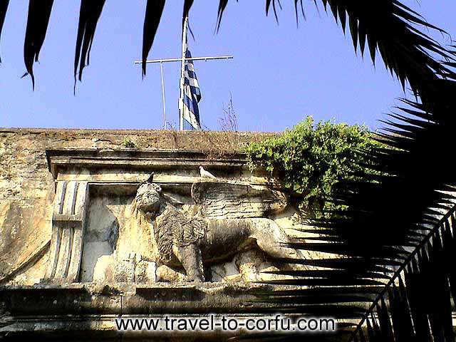 NEW FORTRESS - In the walls of the castle exist incorporated sculptures and Venetian blazons.