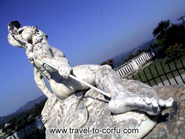 The dying Achilleas is the most impressive statue of the palace. CORFU PHOTO GALLERY - ACHILLION -ACHILLEUS THNISKON