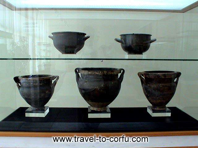 ARCHAEOLOGICAL MUSEUM OF CORFU - The excavations brought in the light vessels in different sizes and drawings.